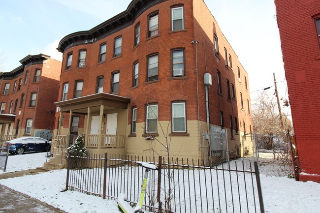 Building Photo - 304 Garden St