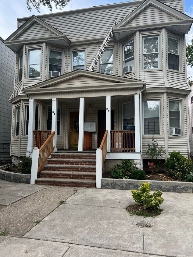 28 Schuyler Ter Unit 2, East Orange, NJ 07017 Apartments in East