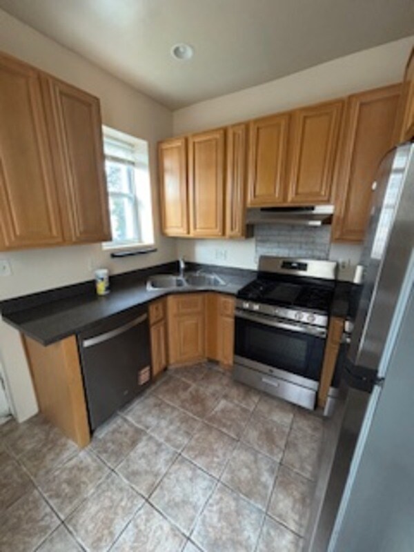 Building Photo - 212 S Loudon Ave