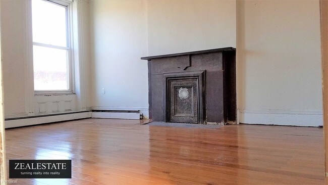 Building Photo - 611 Vanderbilt Ave