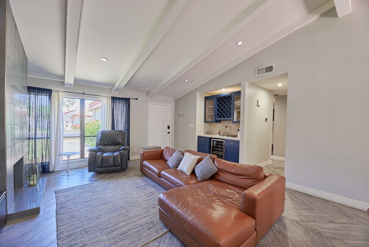 Foto principal - Fully Furnished Villa in Gated Paradise Va...