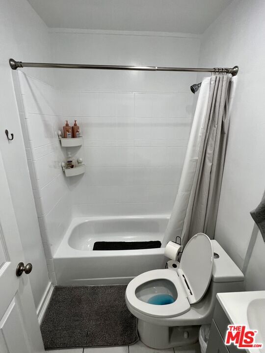 Foto del edificio - 1141 E 66th St