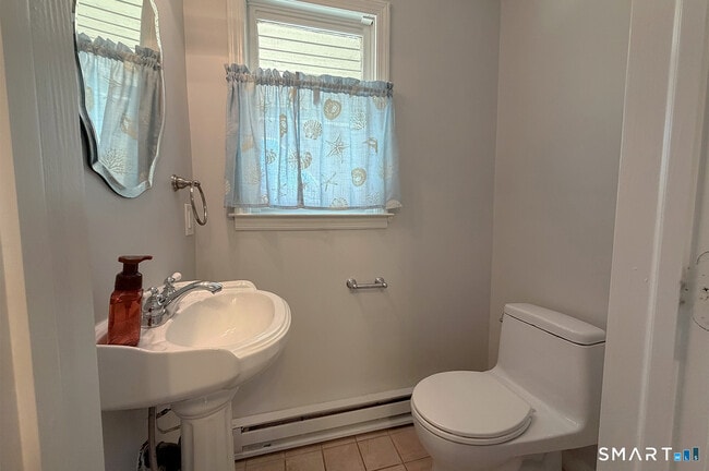 Foto del edificio - 658 Winnepoge Dr