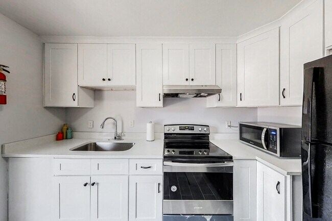 Foto del edificio - 4083 Sweetbriar Ln