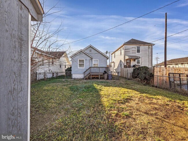 Foto del edificio - 211 Main St