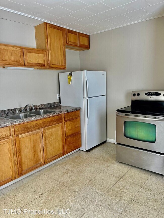 Building Photo - 3 br, 1 bath House - 264 Cloveridge Road
