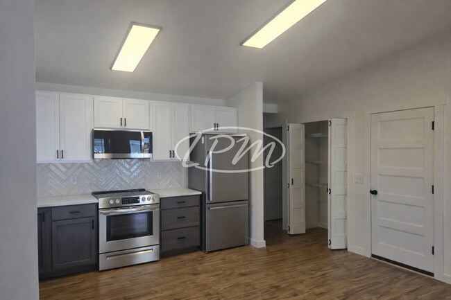 Foto del edificio - 950 E Lunceford Ln