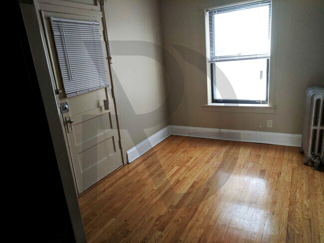 Building Photo - 4904 N Hoyne Ave