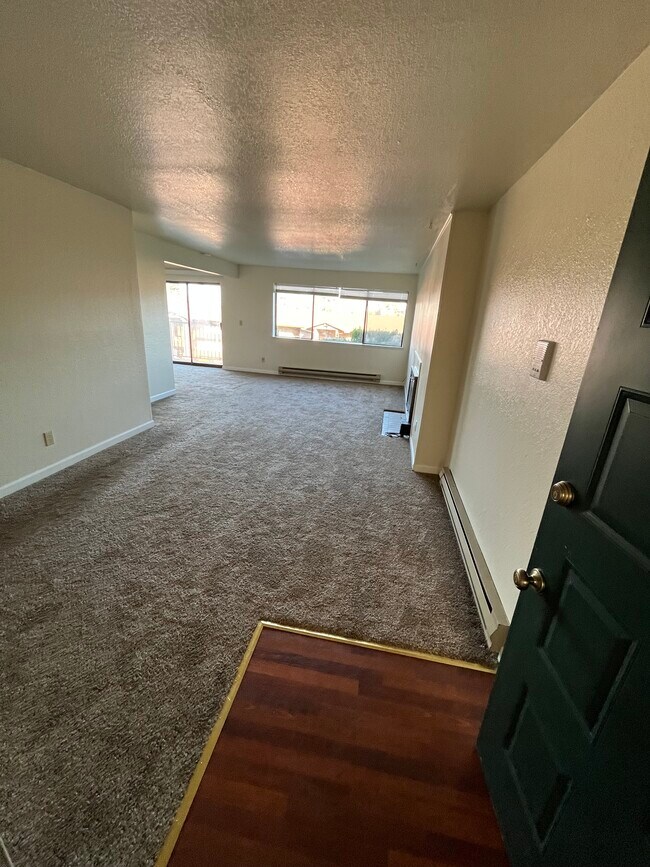 Building Photo - 1602 Naval Ave