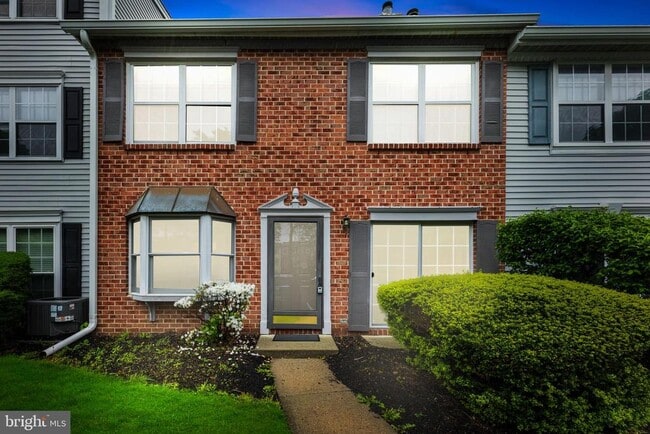 Building Photo - 66 Cheverny Ct