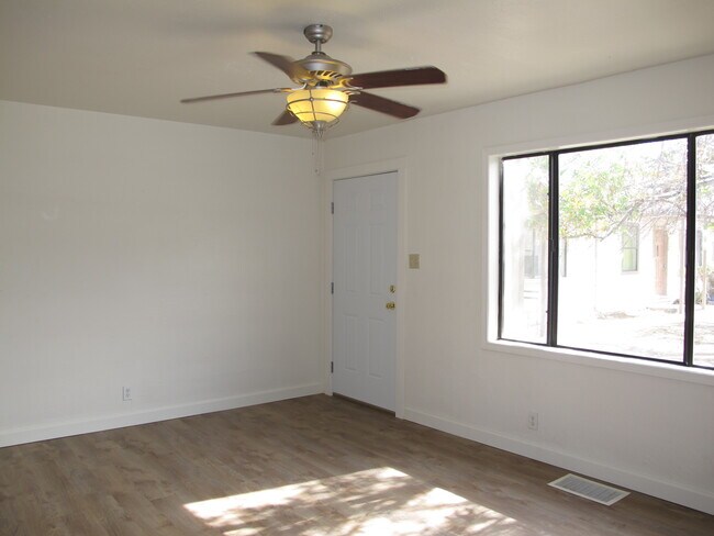 Foto del edificio - 446 N 22nd St