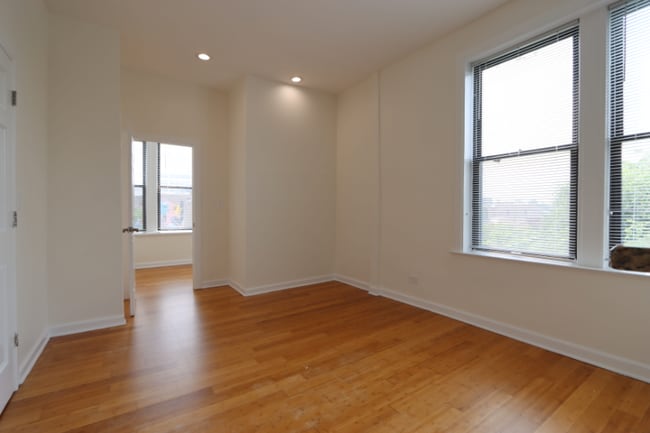 Building Photo - 2222 W Taylor St