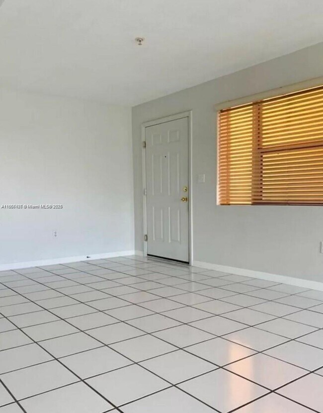 Foto del edificio - 1627 NW 18th St