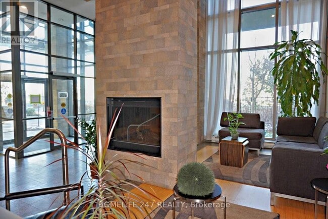 Photo du bâtiment - 68-1668 Grangeway Ave