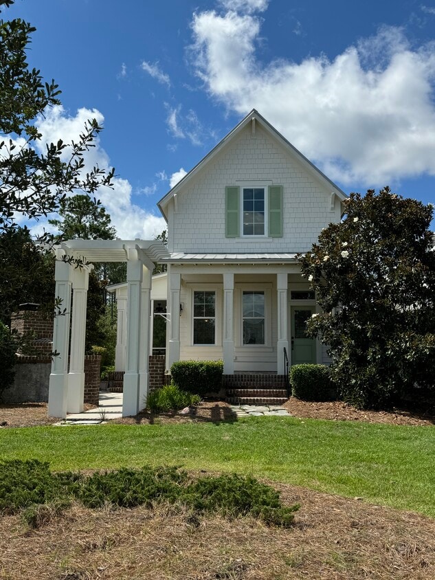 Primary Photo - 819 Meadowsweet Ln