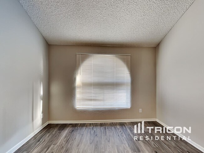 Building Photo - 4633 W Bluefield Avenue Glendale AZ