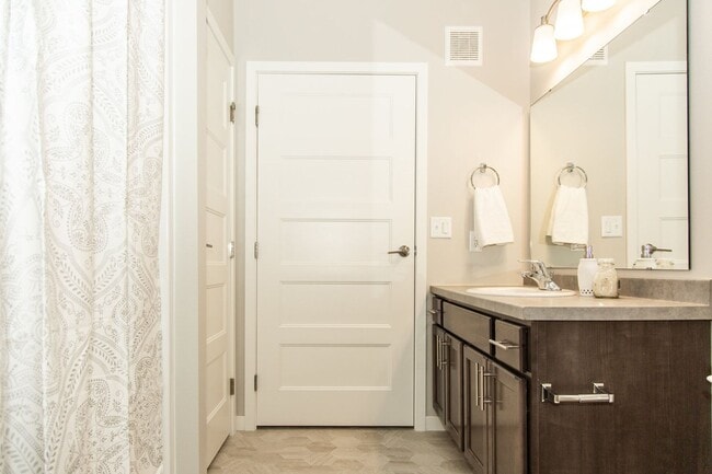 Interior Photo - Dwell at Lakewood