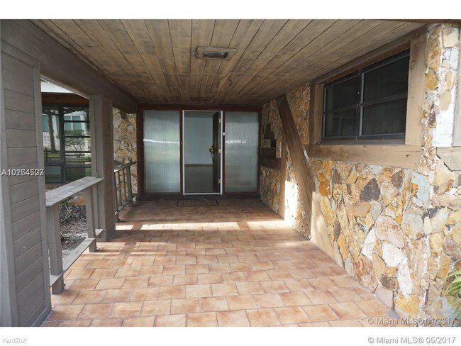 Building Photo - 12700 Biscayne Bay Dr