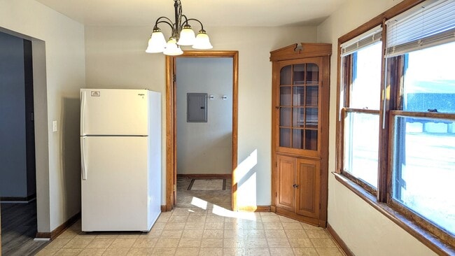 Building Photo - 4505 E Apple Ave