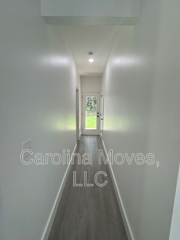 Foto del edificio - 4048 Parris Bridge Rd