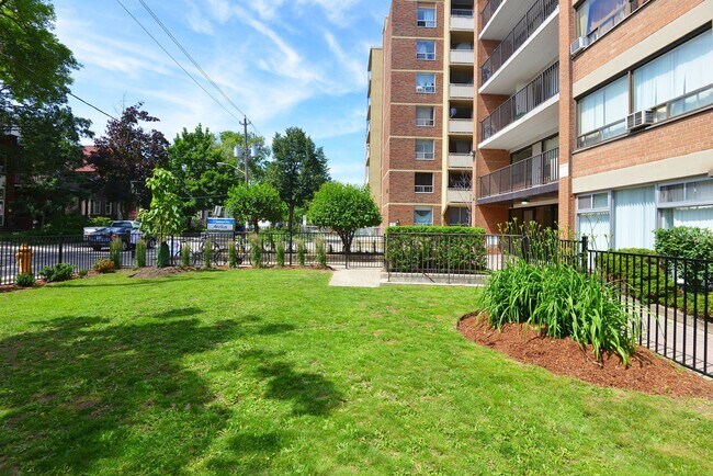 Photo du bâtiment - 77 Spencer Ave