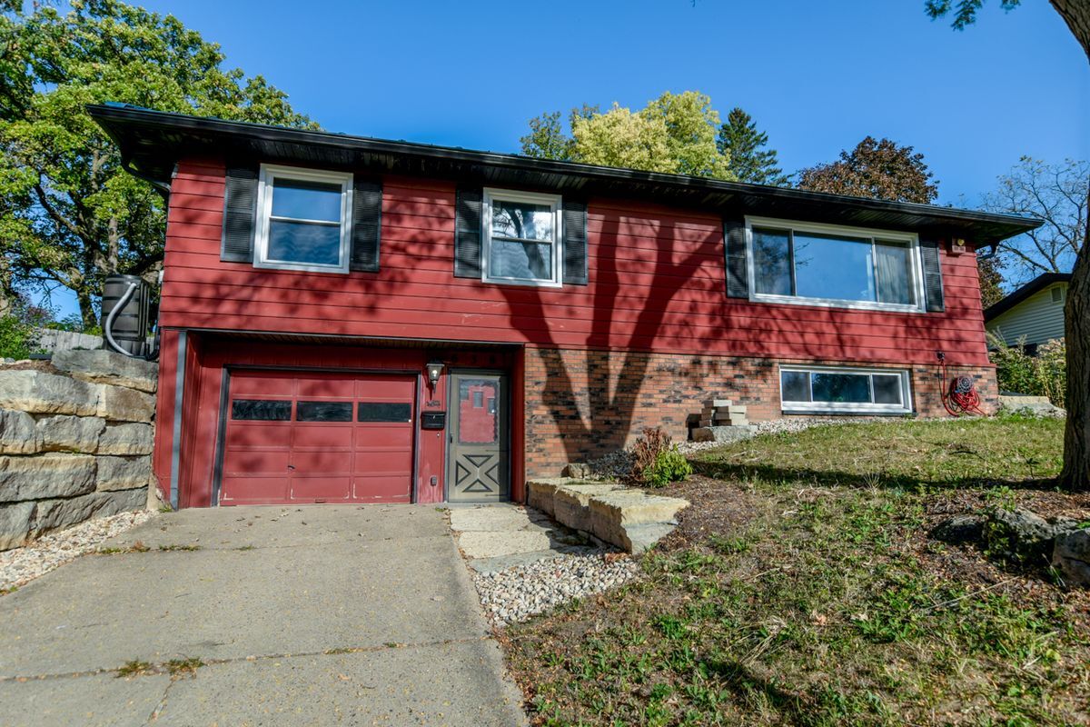 Primary Photo - 638 S Segoe Rd