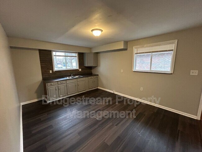 Foto del edificio - 4633 Blueberry Ave