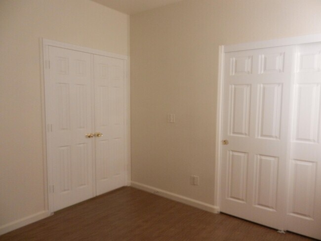 Building Photo - 6049 Clifton Hollow St