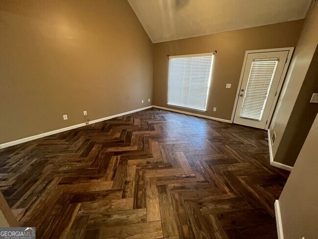 Building Photo - 402 Bear Cub Path