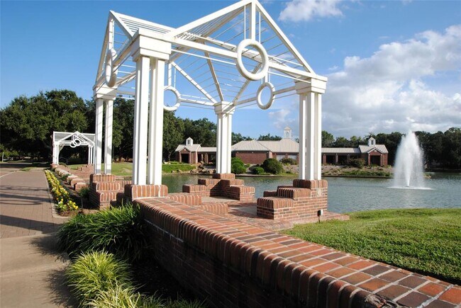 Foto del edificio - 5630 Whisper Ridge Dr