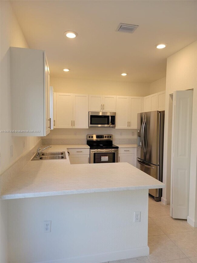 Foto del edificio - 2637 SE 12th St