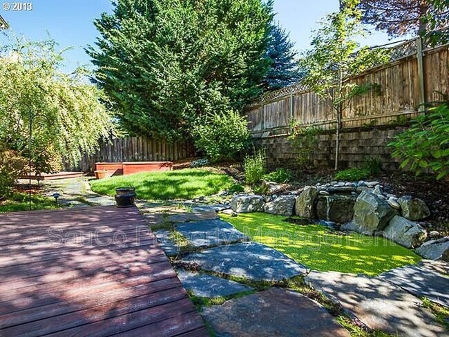 Foto del edificio - 15176 NW Decatur Way