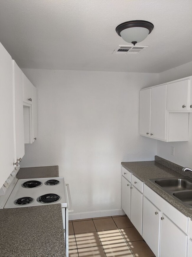 Foto del edificio - 3325 W Monroe St
