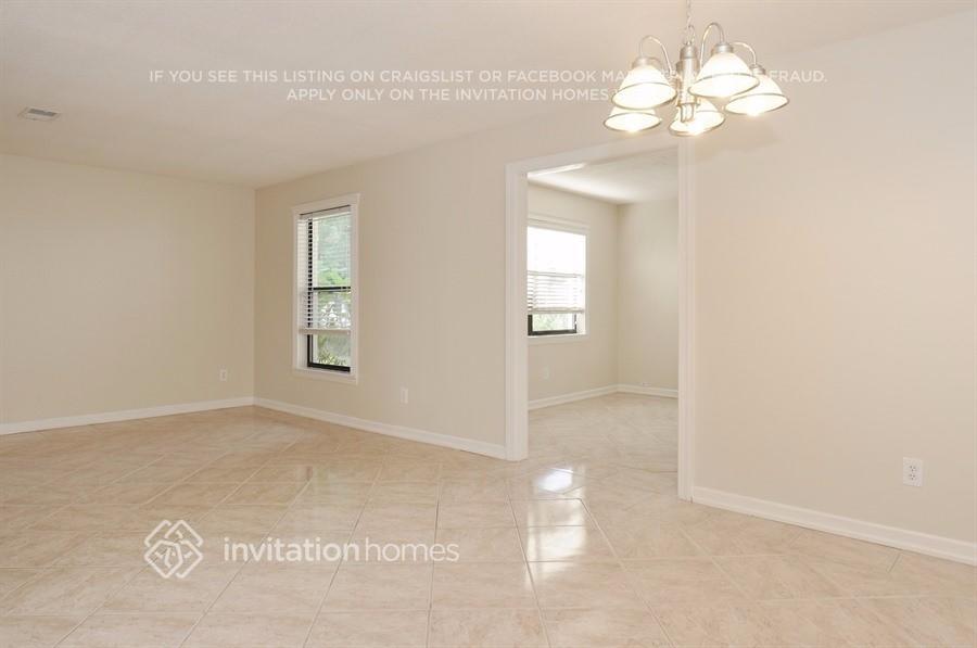 Foto del edificio - 1425 Croydon Dr