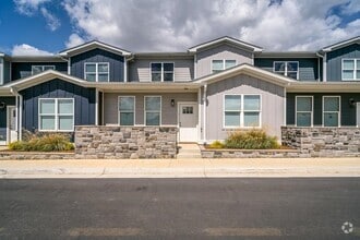 Building Photo - 1524 Crownpoint Dr