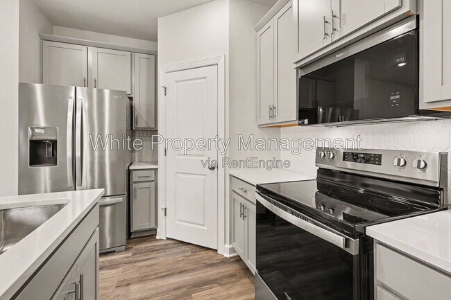 Foto del edificio - 6126 Starview Ter
