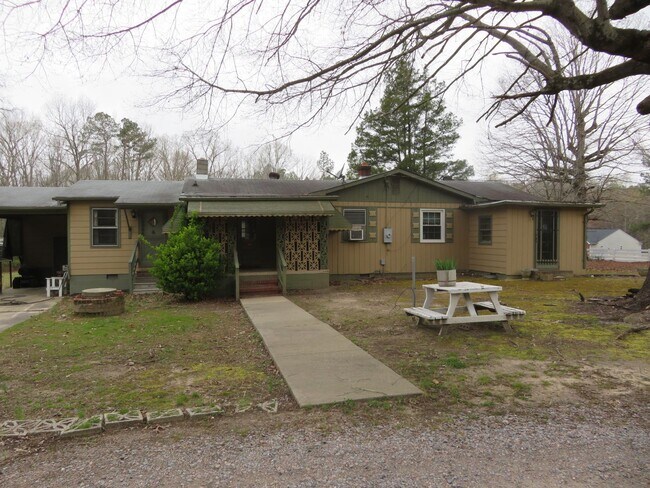 Building Photo - Sutherland (Dinwiddie)