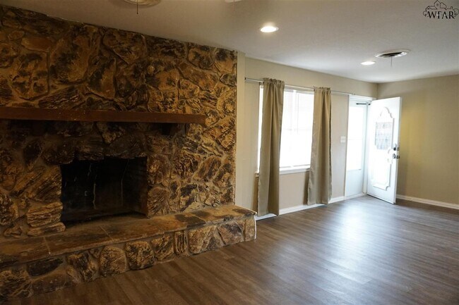 Building Photo - 1706 Cimarron Trail