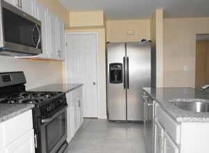 Building Photo - 1706 Stella Dr