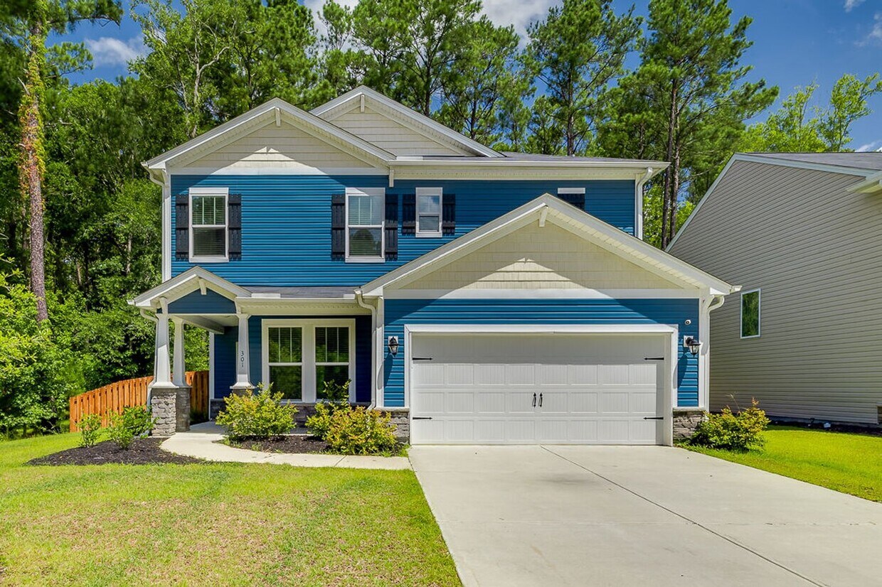 Foto principal - Beautiful Four Bedroom Home Now Available ...