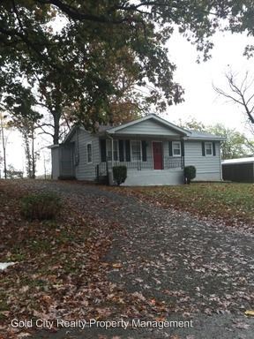 Primary Photo - 820 Oak Dr