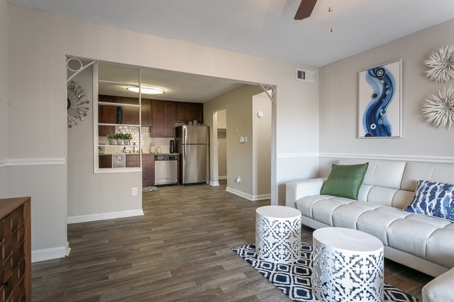 Building Photo - The Park at Callington