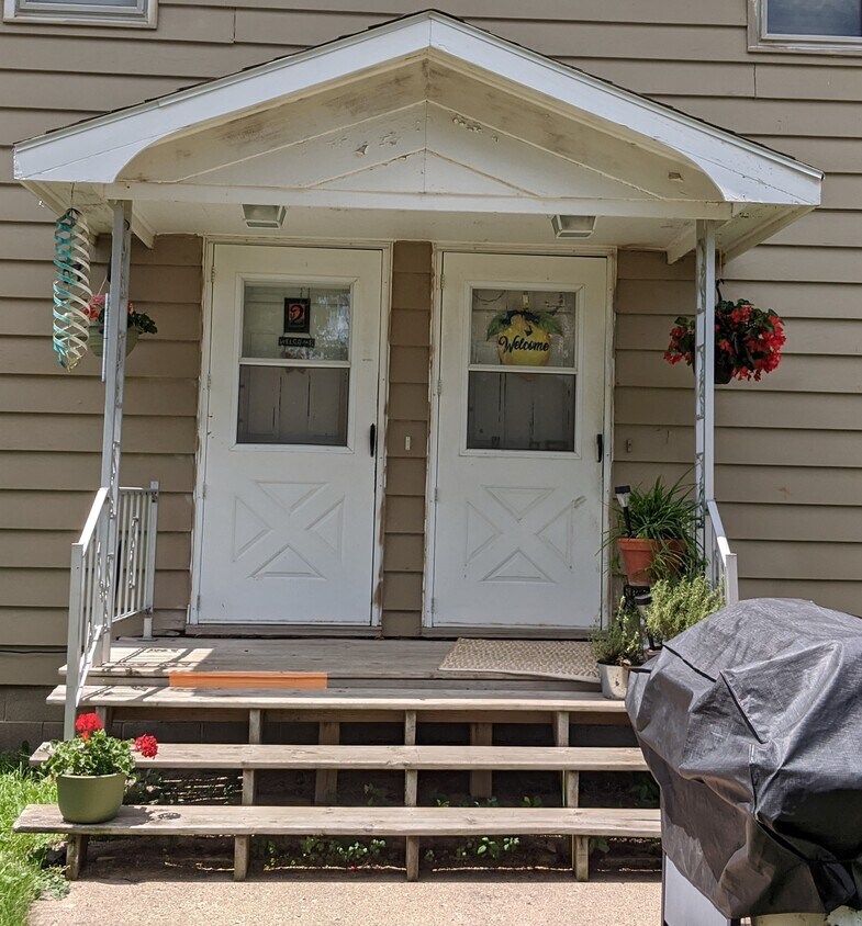 115 Meadow St, Royal, IA 51357 Townhome Rentals in Royal IA