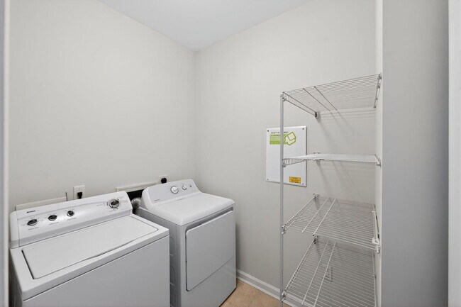 Foto del edificio - 8011 Forest Ridge Dr