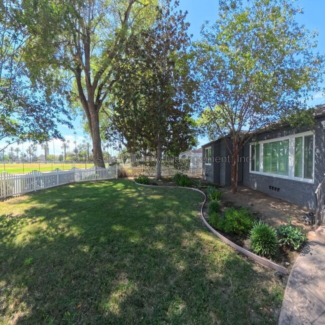 Foto del edificio - 4025 Terracina Dr