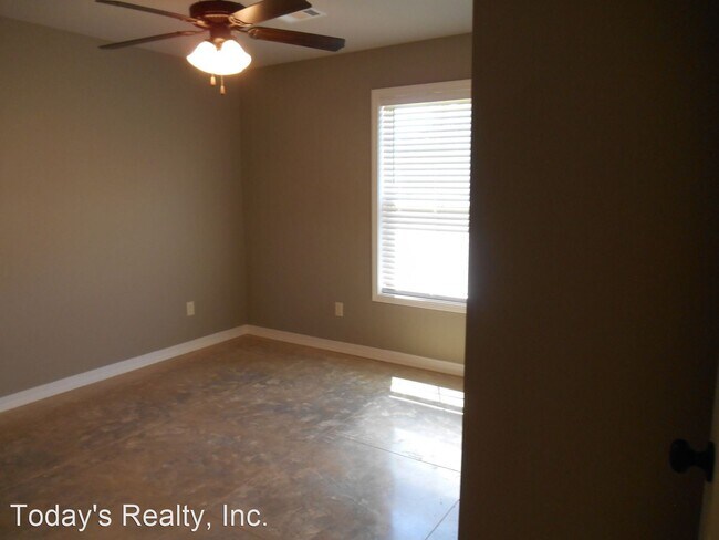 Building Photo - 3 br, 2 bath House - 1255 Highway 820