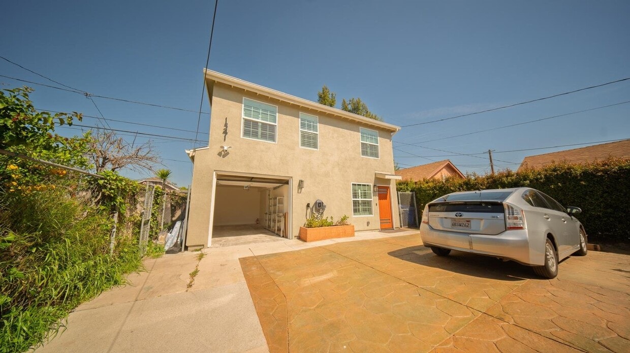 Photo - 1541 W 65th St (Los Angeles, CA)