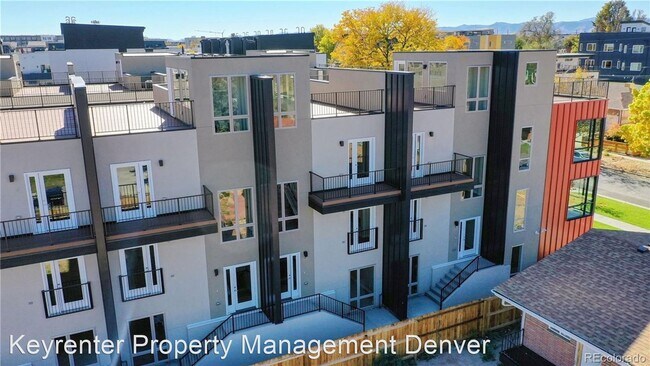 Building Photo - 3 br, 2.5 bath House - 1930 Grove St Unit 3