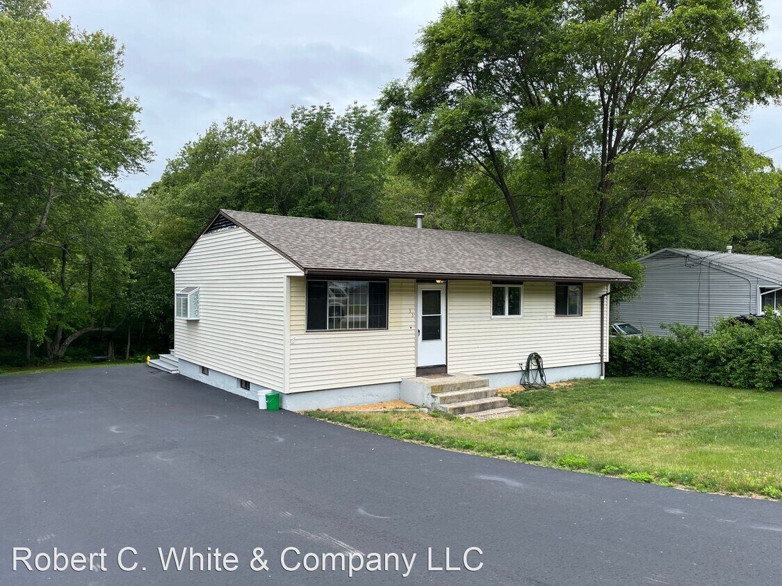 Primary Photo - 3 br, 1 bath House - 33 Shawondassee Drive