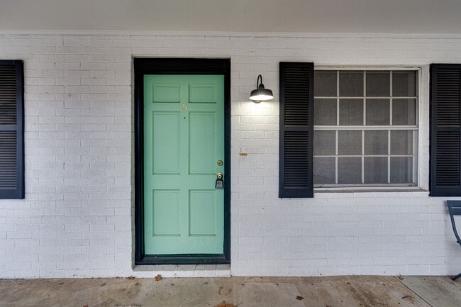 Building Photo - 2845 Dayton Blvd